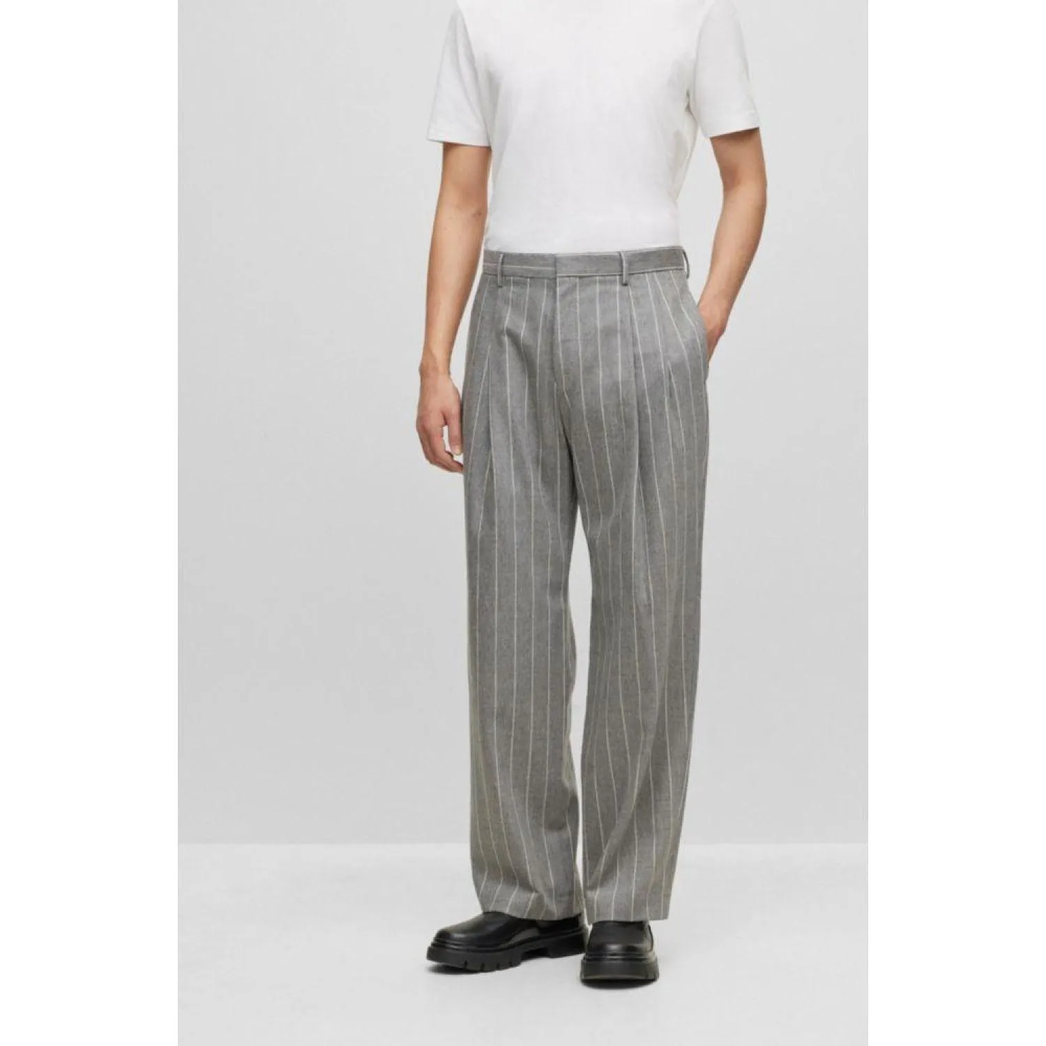 All-gender relaxed-fit pants in virgin wool and cashmere