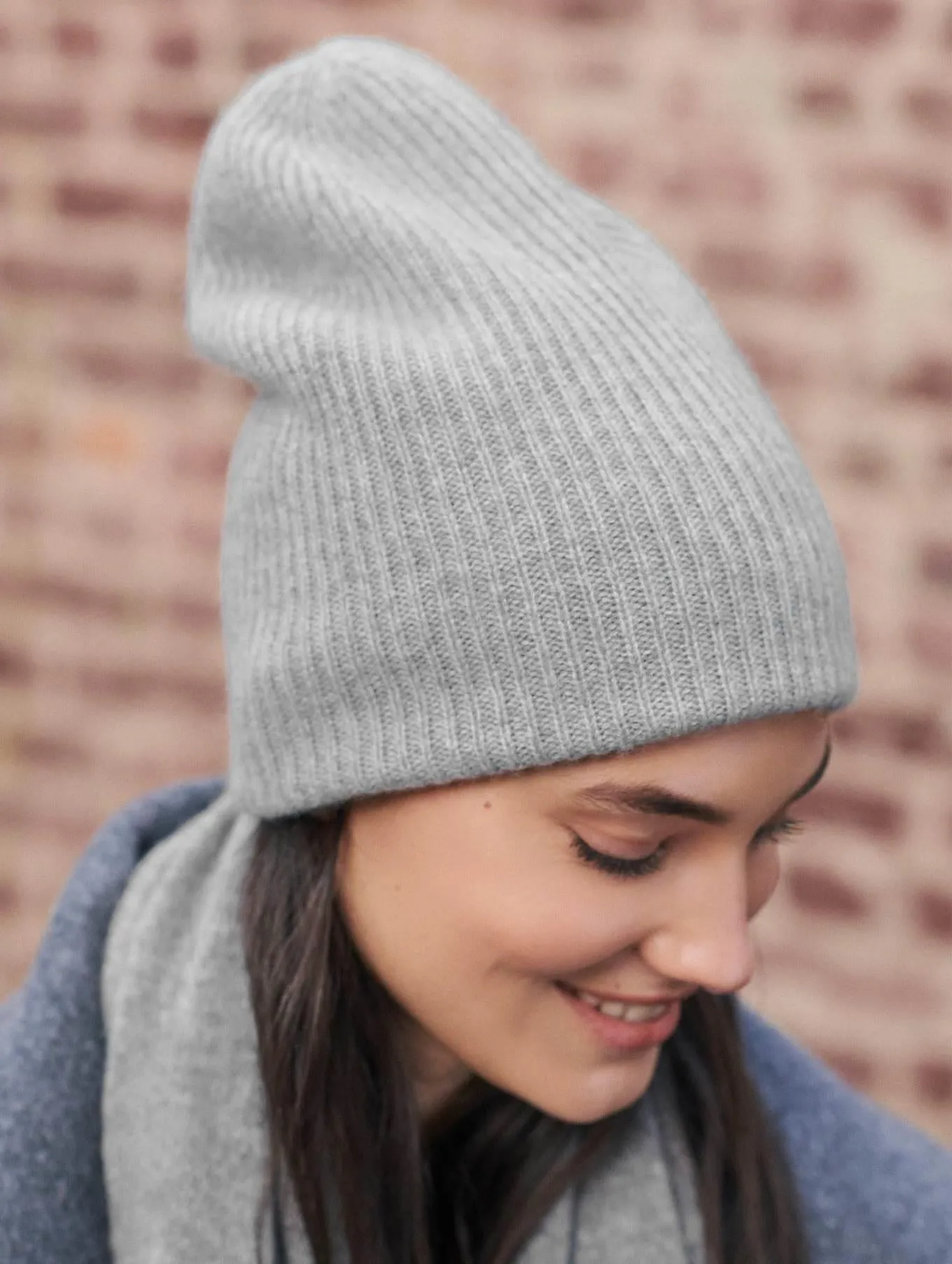 Cashmere Plush Rib Beanie (Grey Heather)