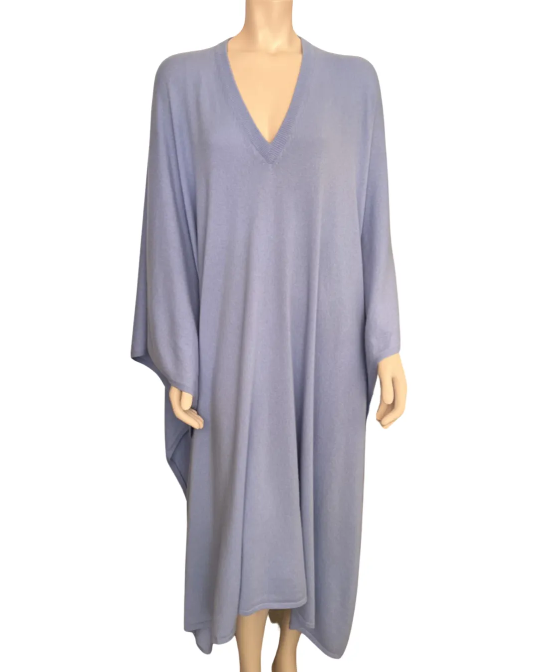 Luxurious cashmere knit caftan in lavanda