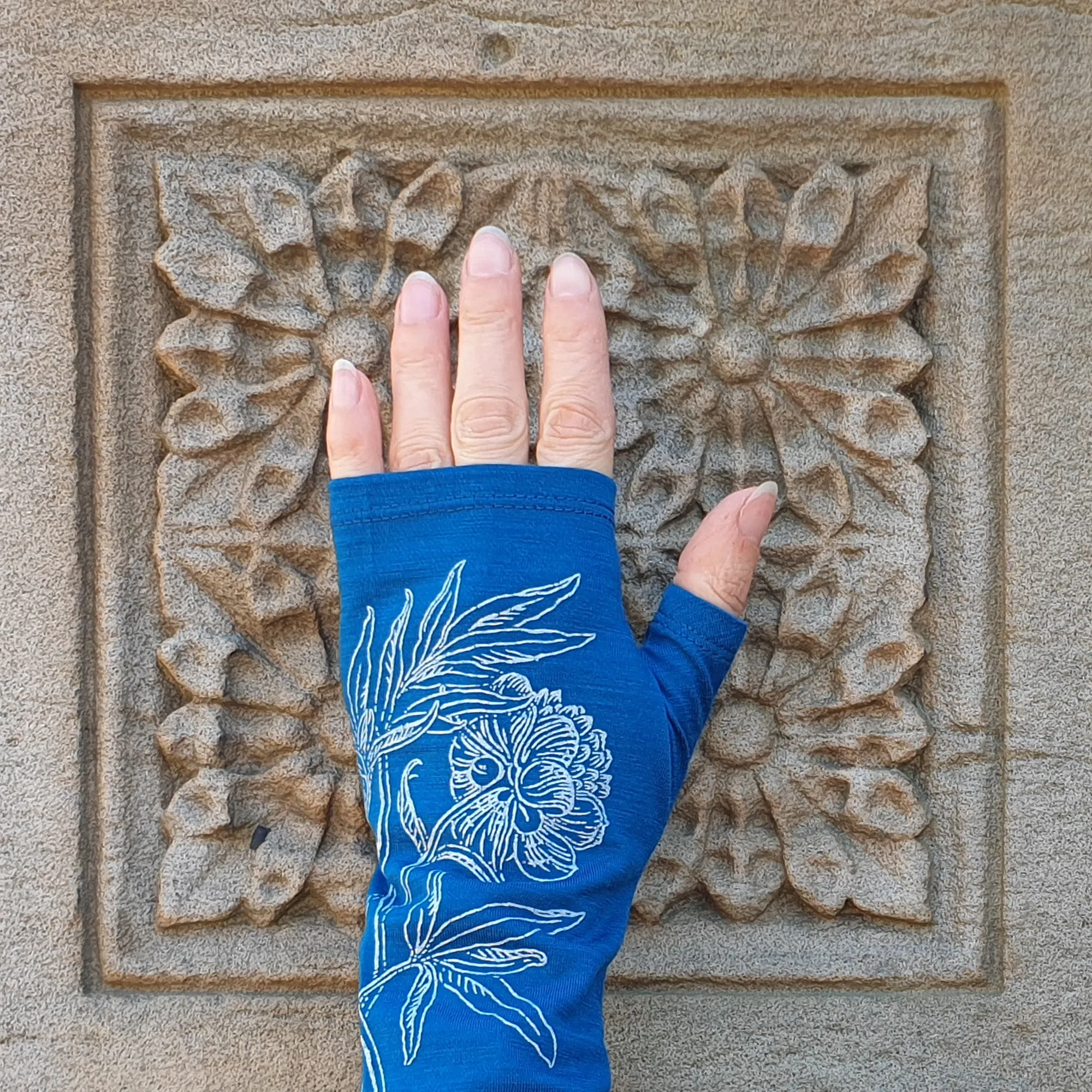 Teal peony printed merino fingerless gloves