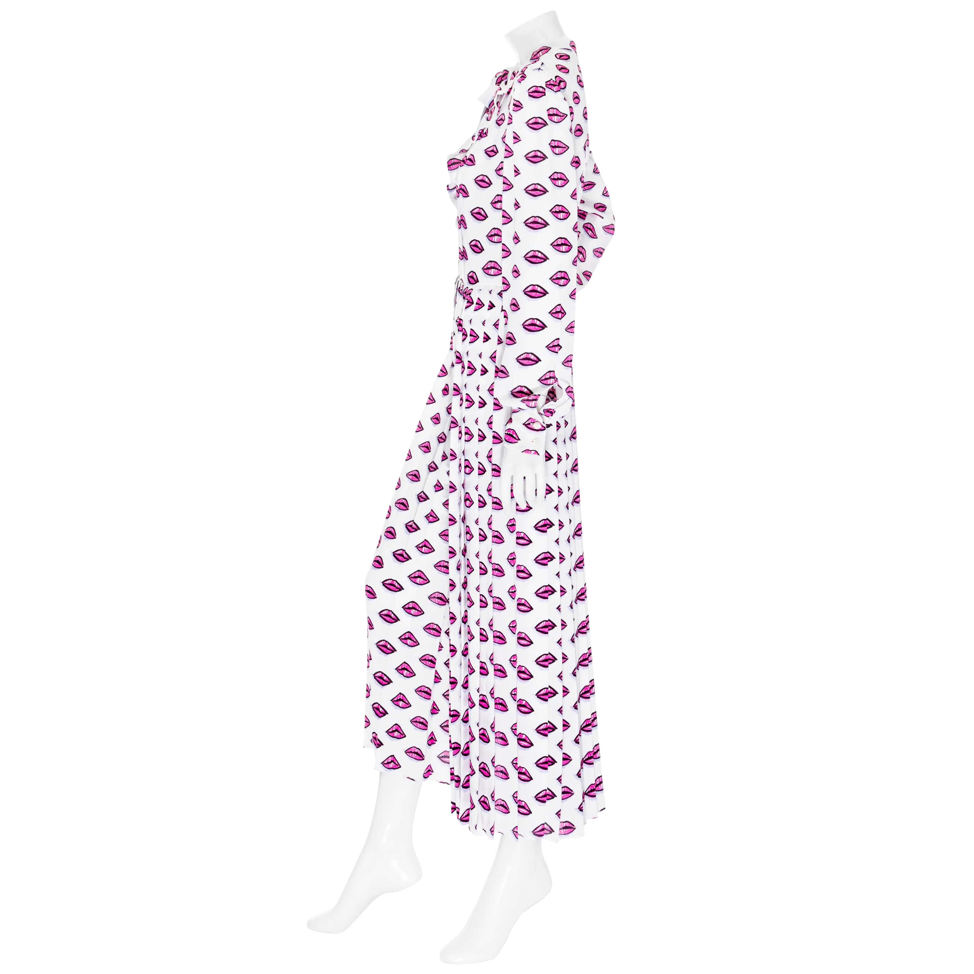 White and Pink Kiss Print Pleated Tie-Neck Dress