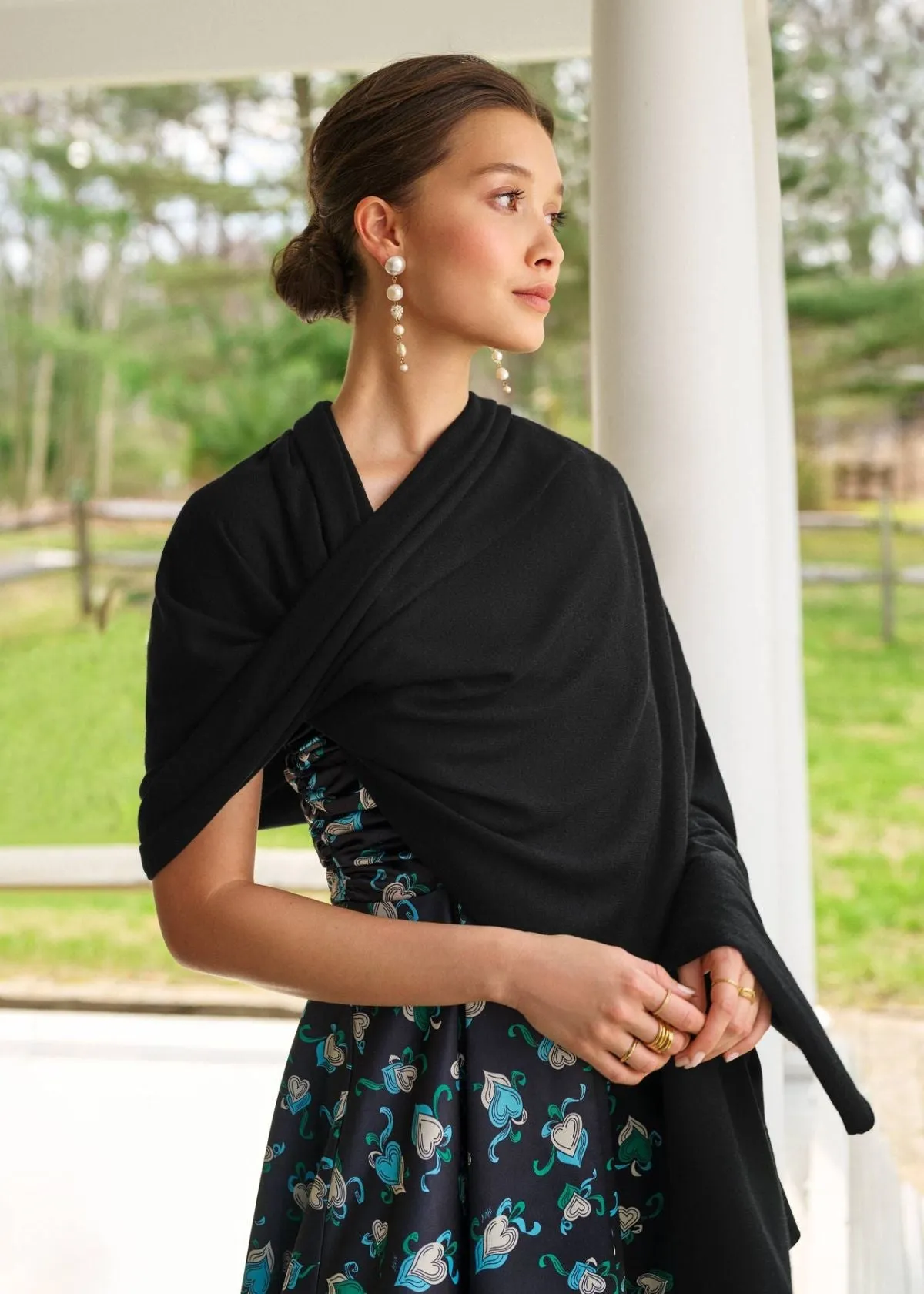 WHITE   WARREN Silk Cashmere Travel Wrap - Black